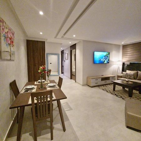 Modern Luxury Retreat: 2-Bedroom Apartment In The Heart Of Marrakech Marrakesh Exteriör bild