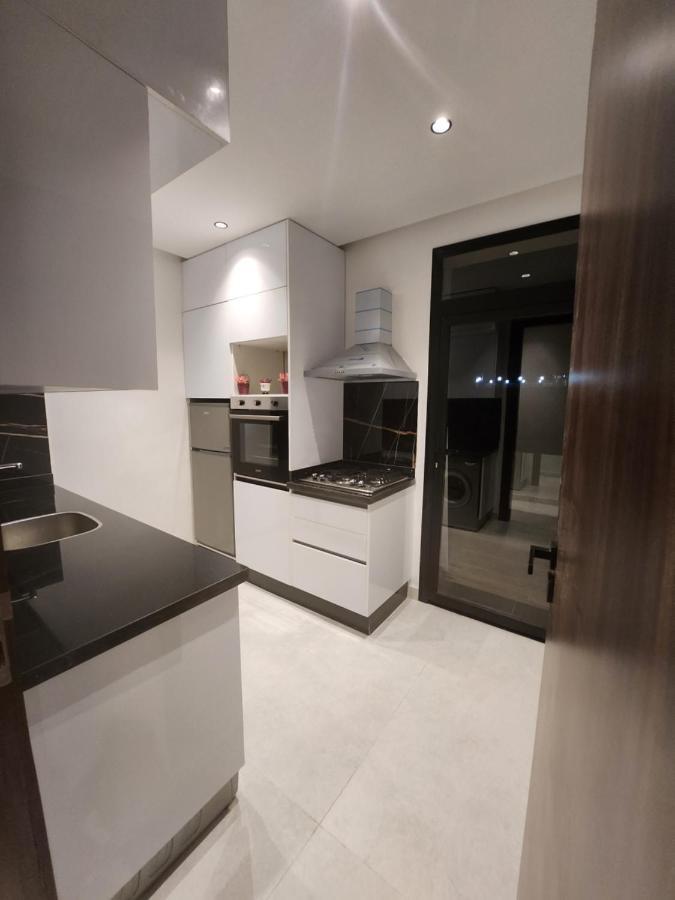 Modern Luxury Retreat: 2-Bedroom Apartment In The Heart Of Marrakech Marrakesh Exteriör bild