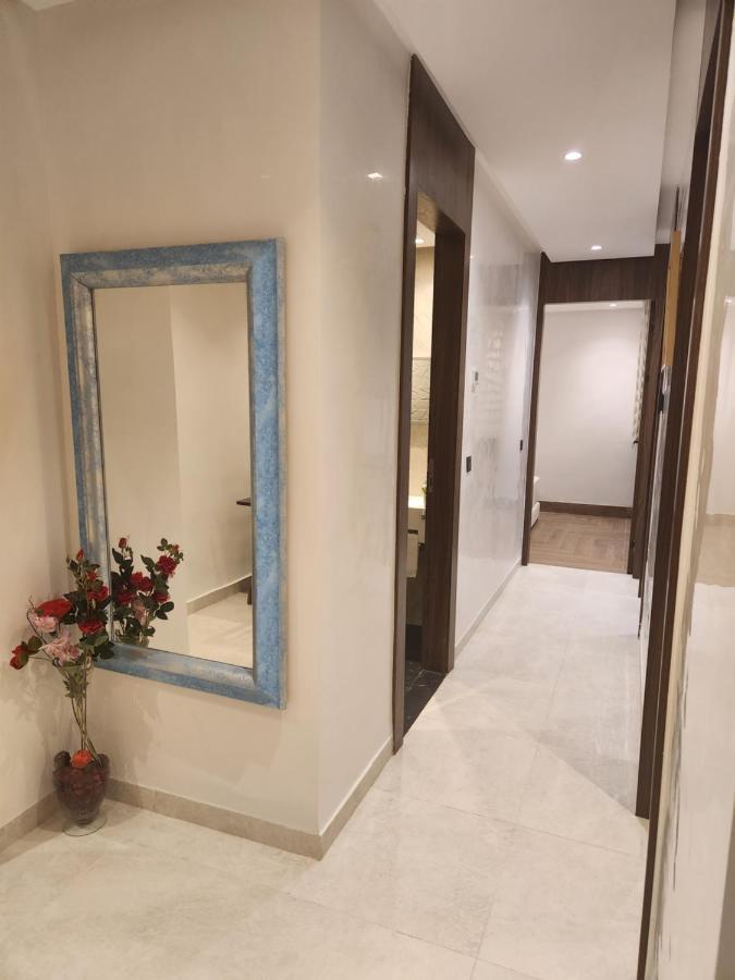 Modern Luxury Retreat: 2-Bedroom Apartment In The Heart Of Marrakech Marrakesh Exteriör bild