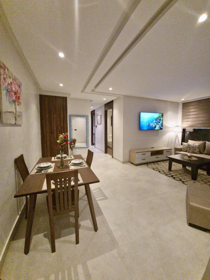 Modern Luxury Retreat: 2-Bedroom Apartment In The Heart Of Marrakech Marrakesh Exteriör bild